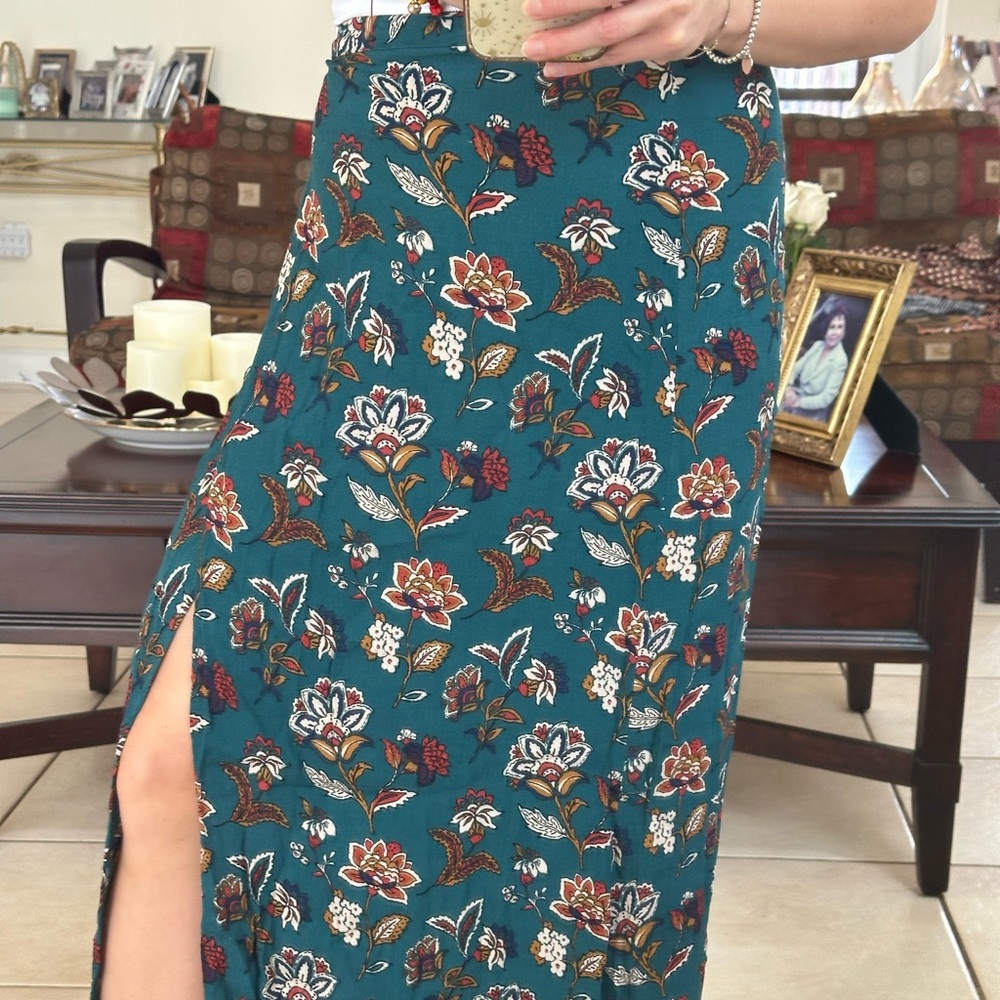- elevated skirt; flowy fit; pattern